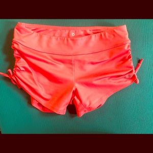 Alo side string yoga shorts